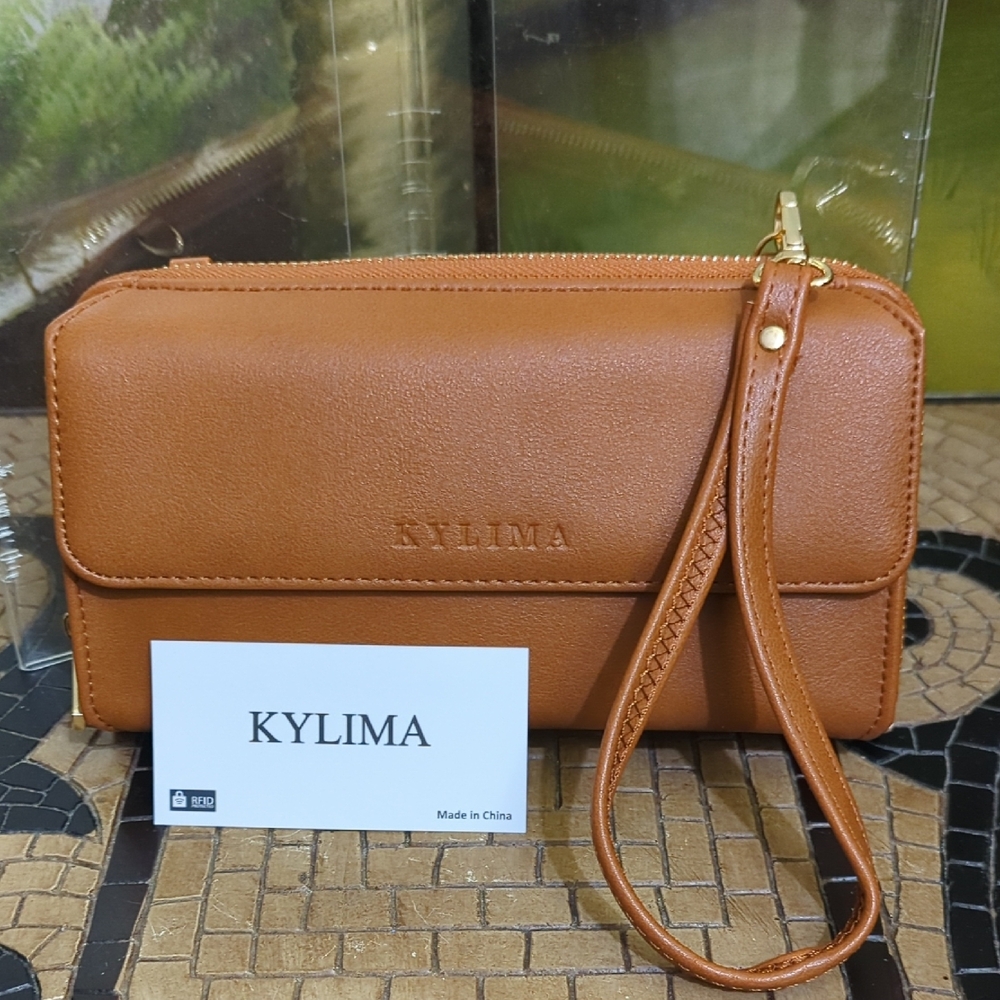 Tan Clutch with Smooth Leather and Flap Closure